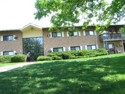 7413 Brookdale Dr #206