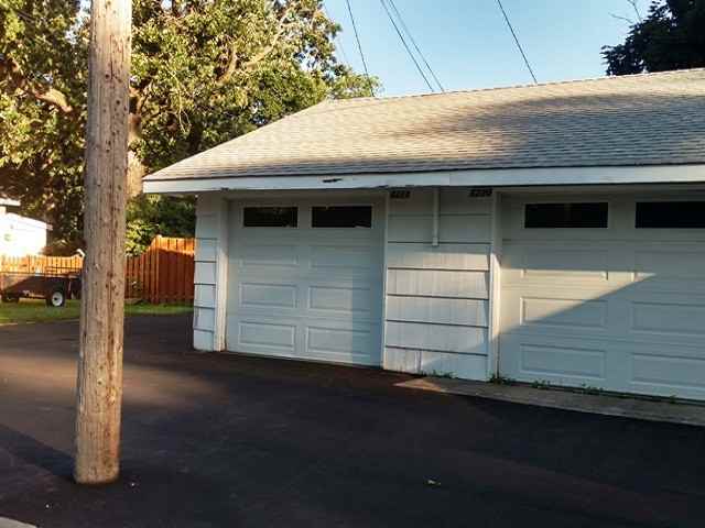 6218 Goodrich Ave - Photo 3 of 11