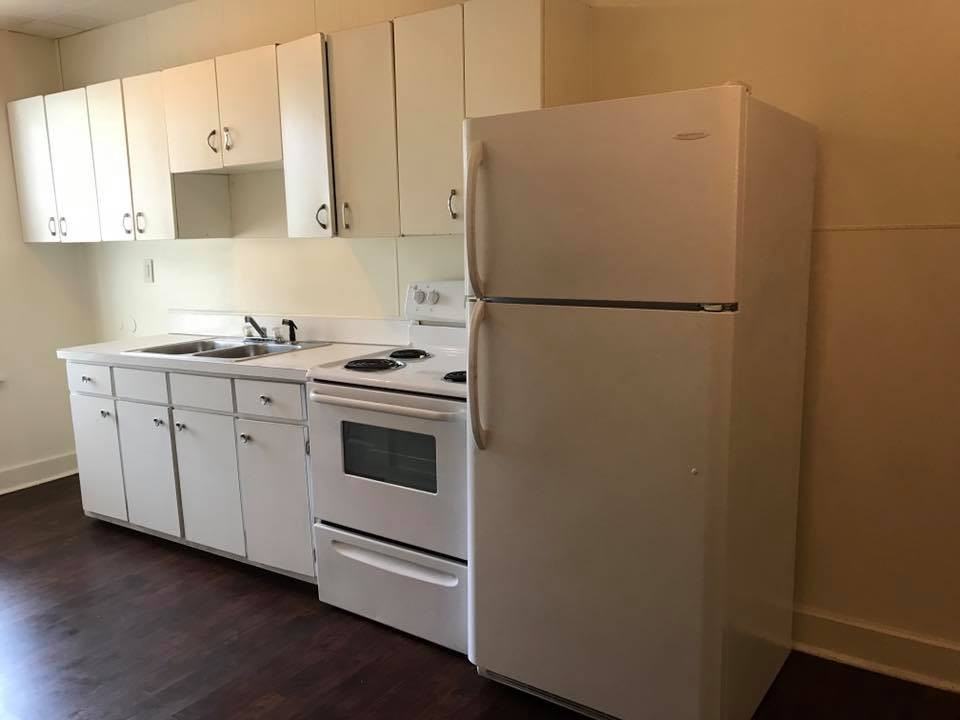 1114 Guilford St - Photo 2 of 12