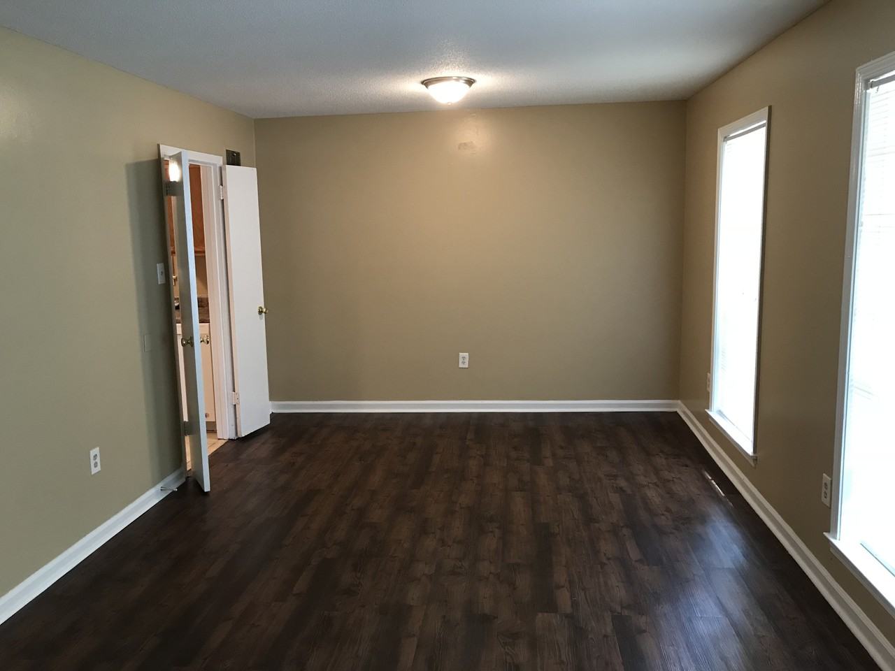 3278 Fox Chase Dr - Photo 2 of 14