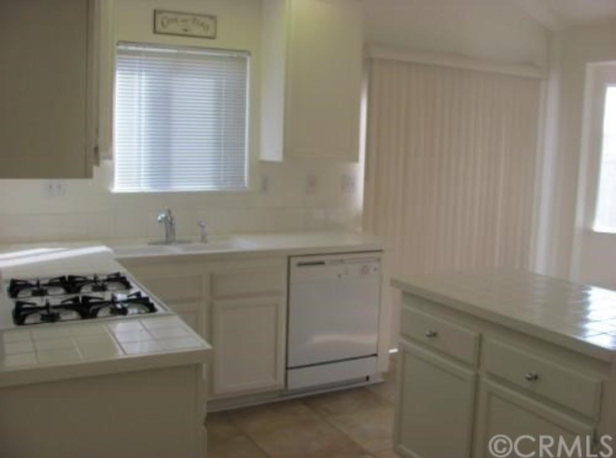 25221 Vía Las Lomas - Photo 3 of 4