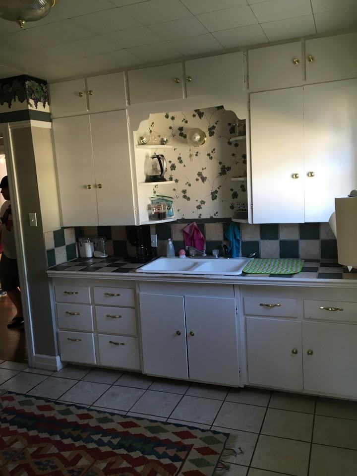 2323 25th St - Photo 2 of 12