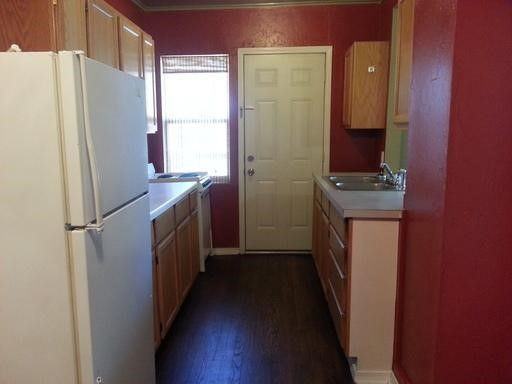 3211 N Military Ave - Photo 2 of 12