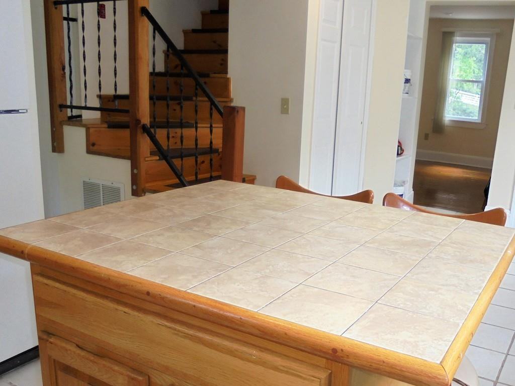 142 Ames St - Photo 2 of 10