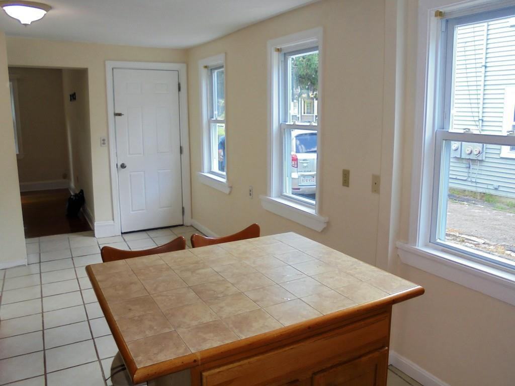 142 Ames St - Photo 3 of 10