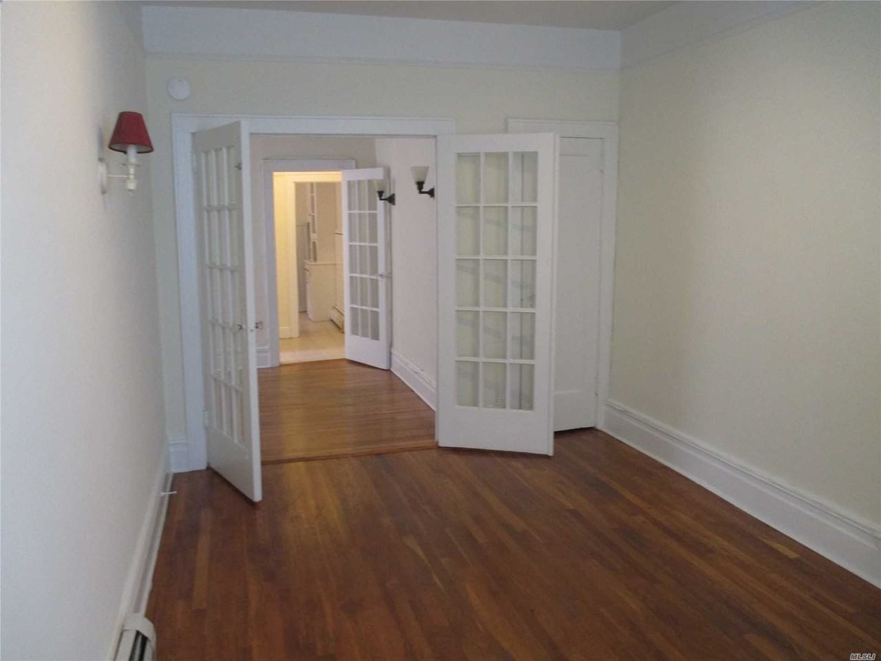 494 Plandome Rd - Photo 2 of 8