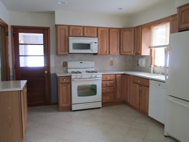 24 Forest Dr - Photo 3 of 11