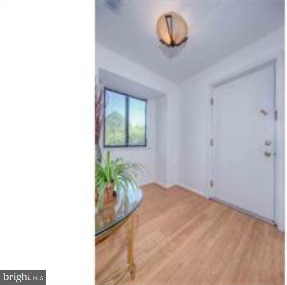 1005 Mountainview Dr - Photo 2 of 10