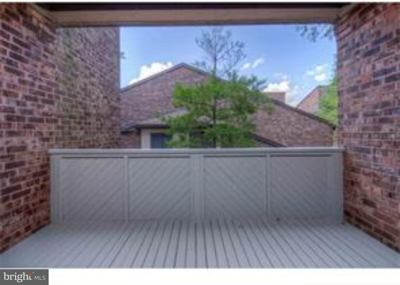 1005 Mountainview Dr - Photo 3 of 10