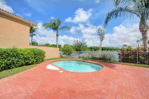 17268 Hampton Blvd - Photo 3 of 8