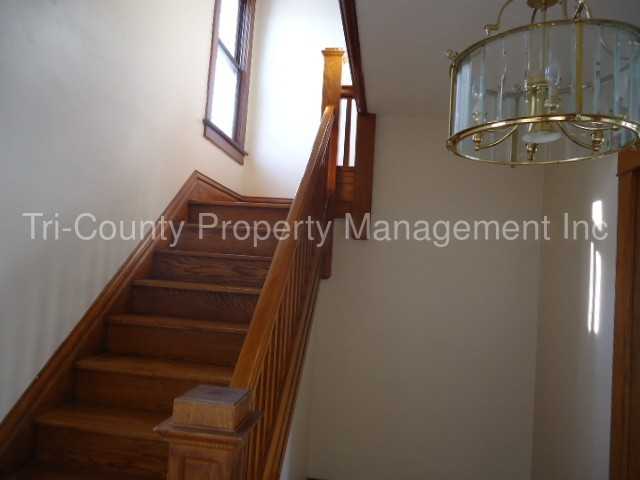 213 Terry St - Photo 2 of 17