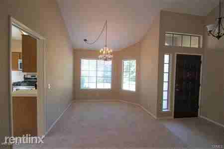 408 Country Club Dr #C - Photo 3 of 9