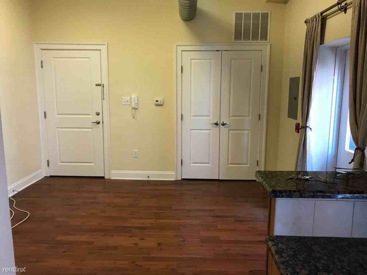 1716 Pine St - Photo 3 of 10