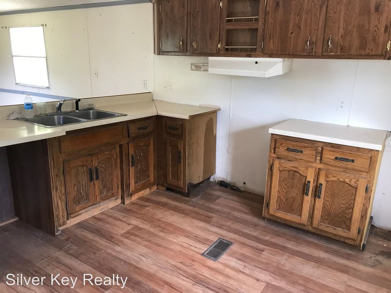 194 Red Pond Rd - Photo 3 of 7