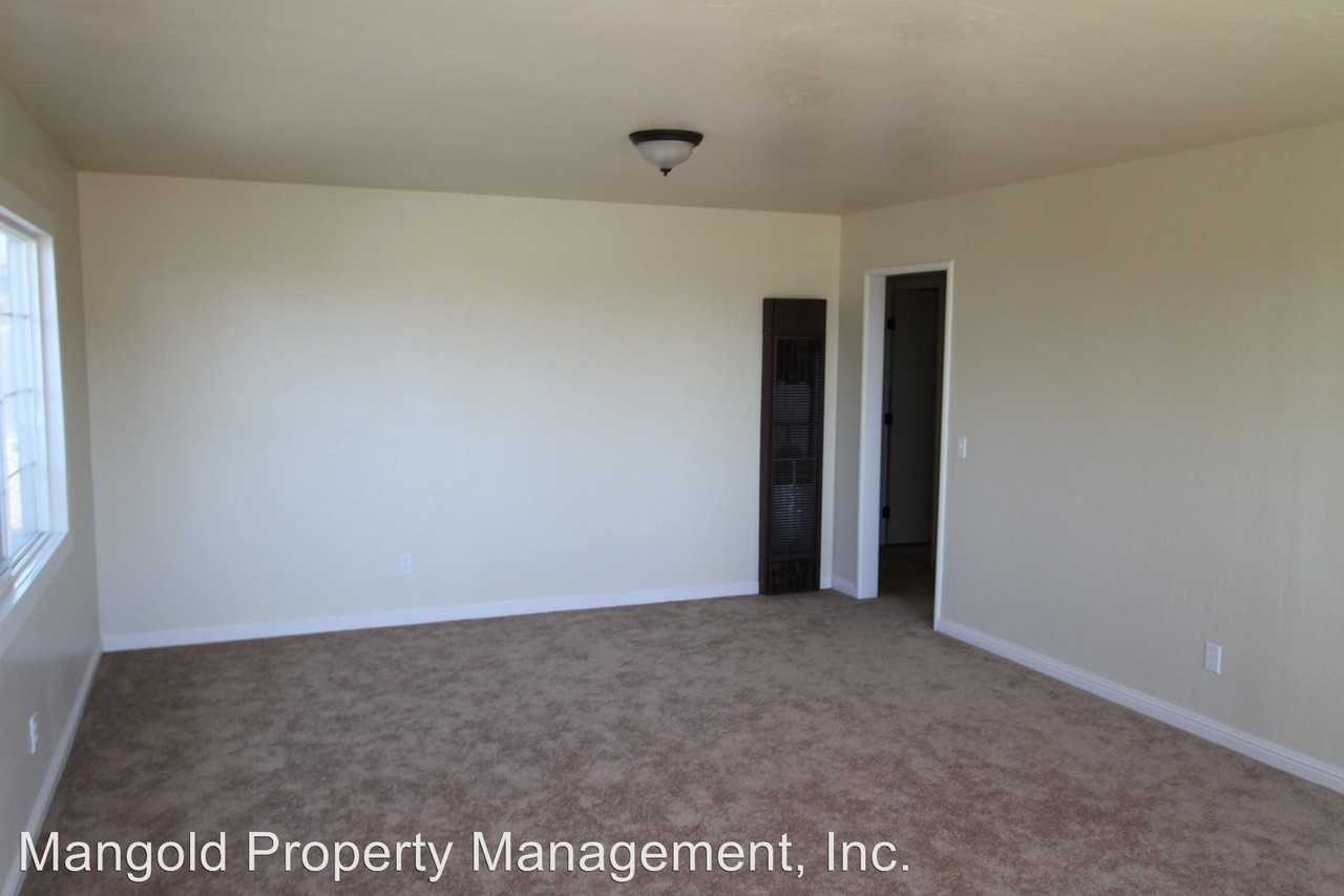 1732 Darwin St - Photo 3 of 13