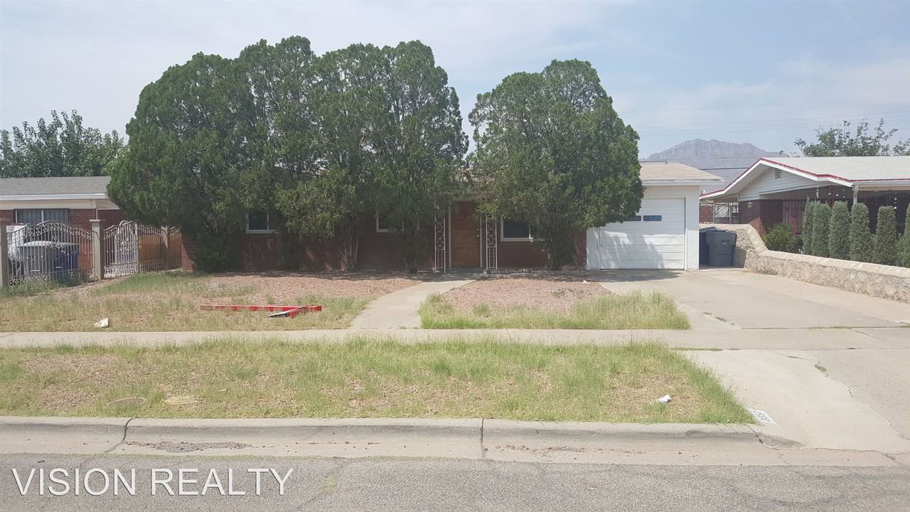 9307 Roanoke Dr - Photo 2 of 14