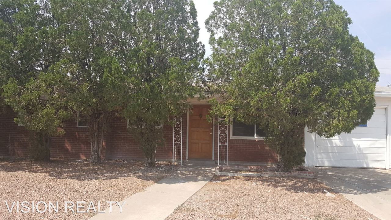 9307 Roanoke Dr - Photo 3 of 14