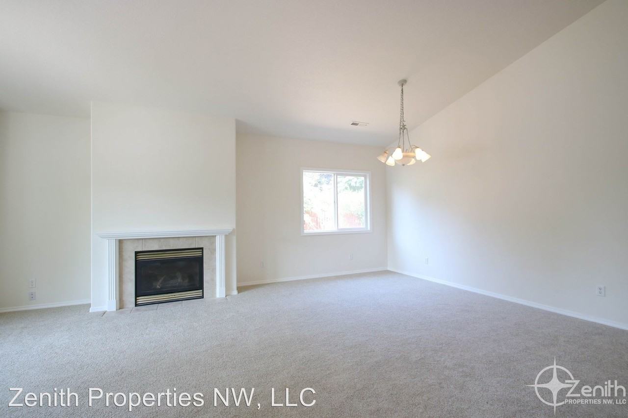 18608 SE 13th Cir - Photo 3 of 17