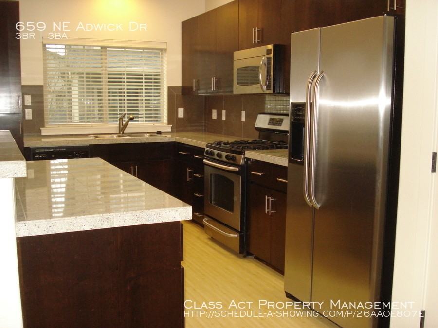 659 NW Adwick Dr - Photo 2 of 17