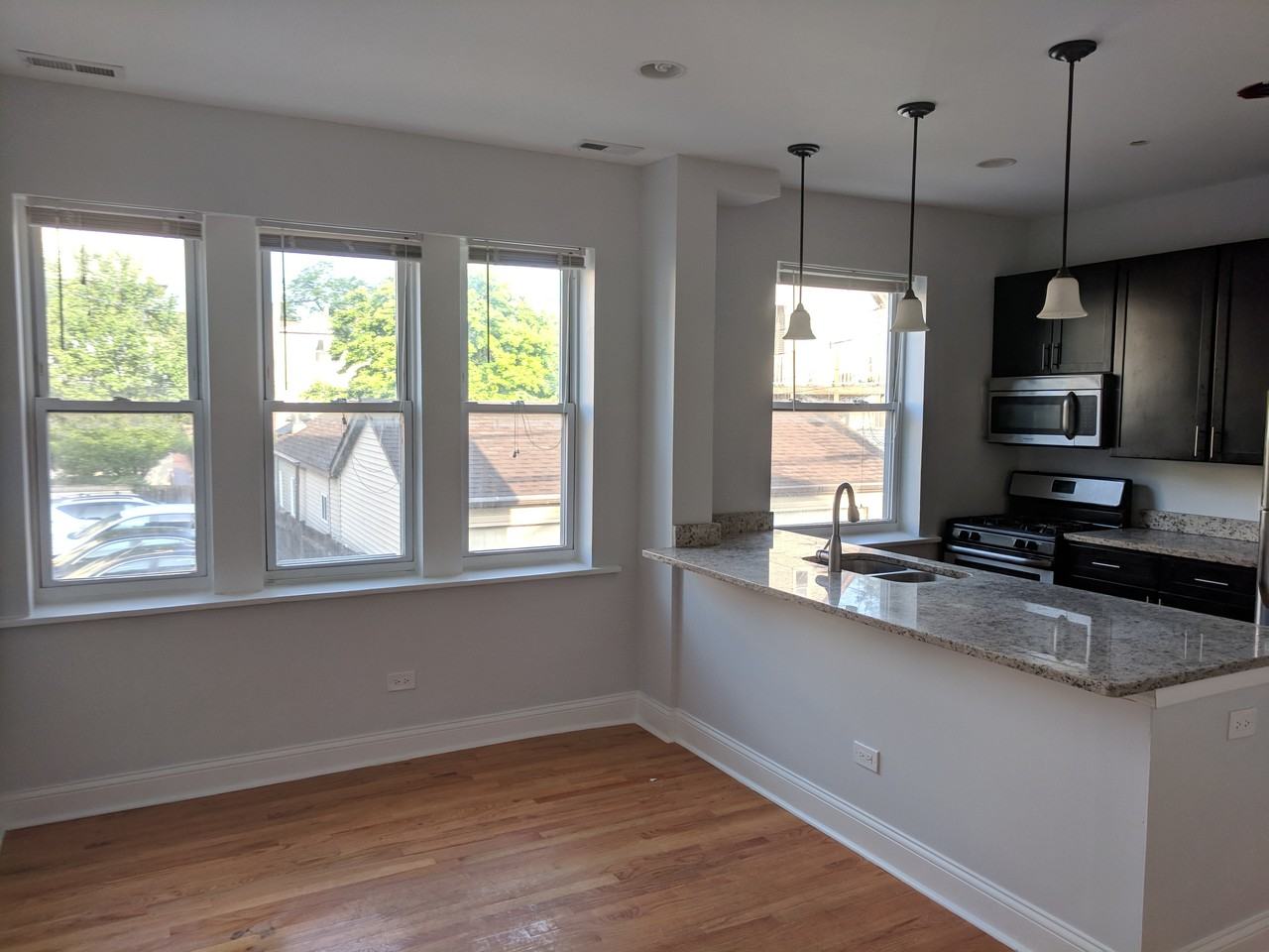 3110 West Dickens Avenue #1 - Photo 2 of 6