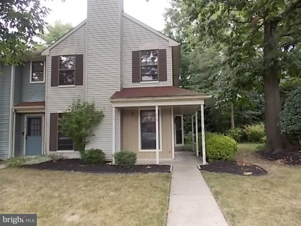 515 Essex Ct - Photo 3 of 11