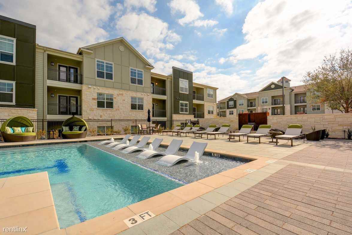 10812 S Interstate 35 - Photo 2 of 31