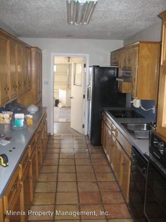 4912 58th St - Photo 2 of 20