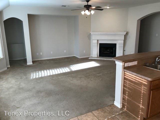 138 Justin Leonard Dr - Photo 3 of 16