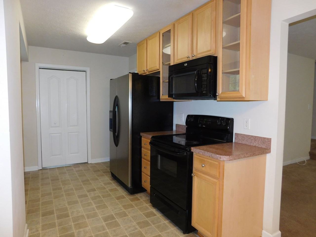 107 Lawton Ln - Photo 2 of 7