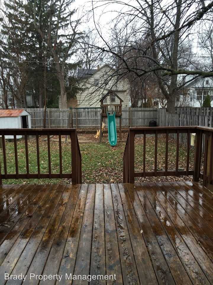 806 E Monroe St - Photo 2 of 6