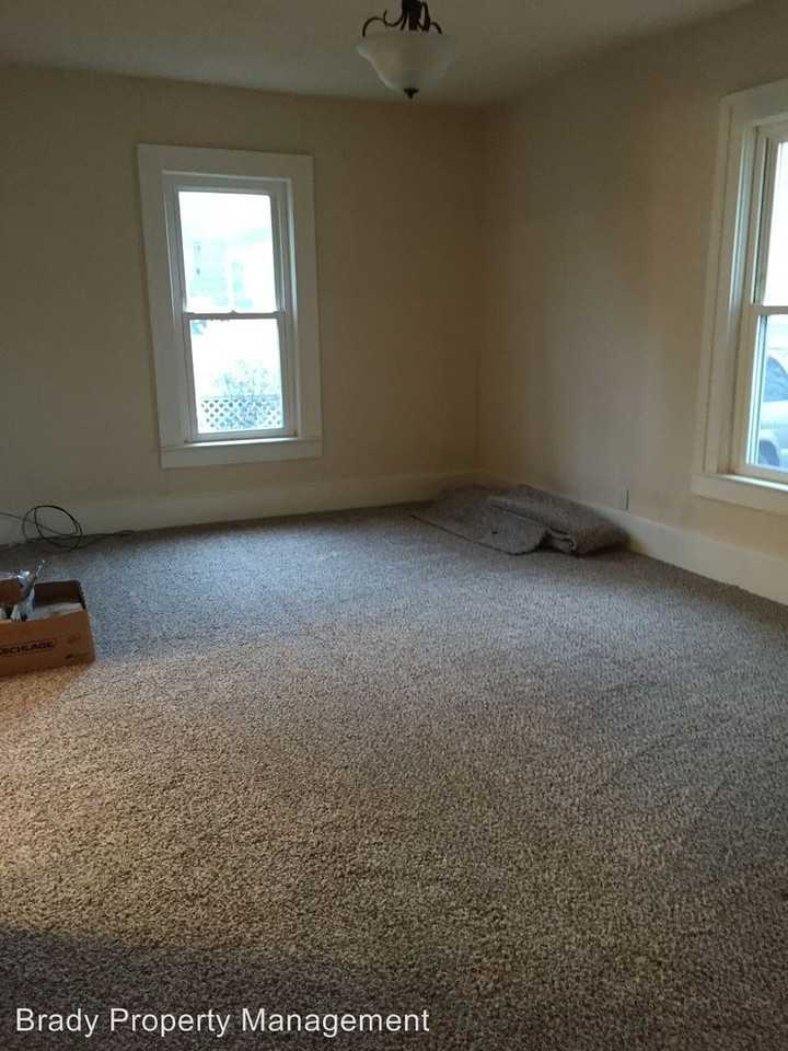 806 E Monroe St - Photo 3 of 6