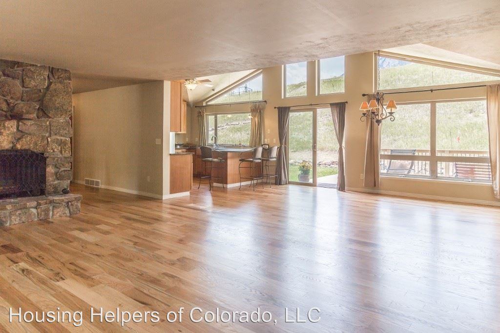 2222 Holyoke Dr - Photo 3 of 32