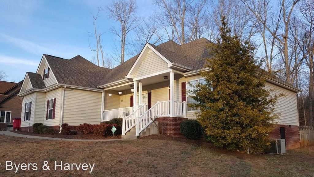 1326 Tannahill Way - Photo 3 of 37