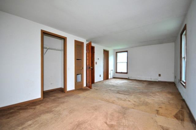 91 Greenfield Dr - Photo 2 of 16