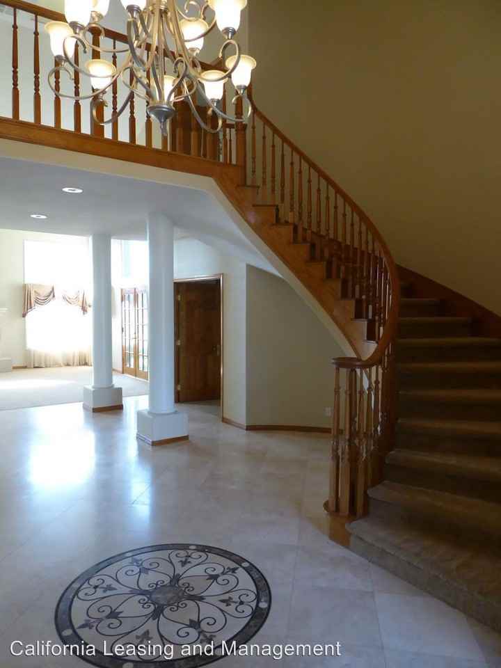 26921 Whitehorse Pl - Photo 2 of 8