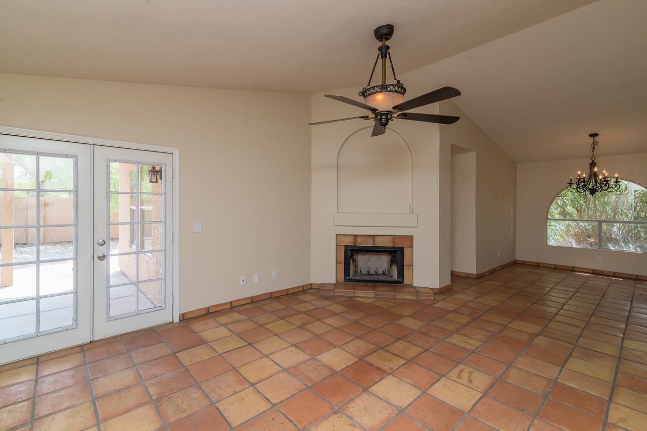 15851 S 30th Pl - Photo 2 of 21