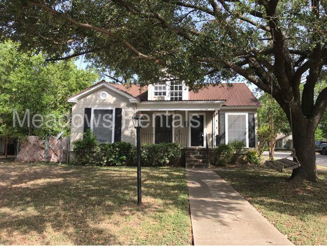 2701 Fort Ave - Photo 2 of 2