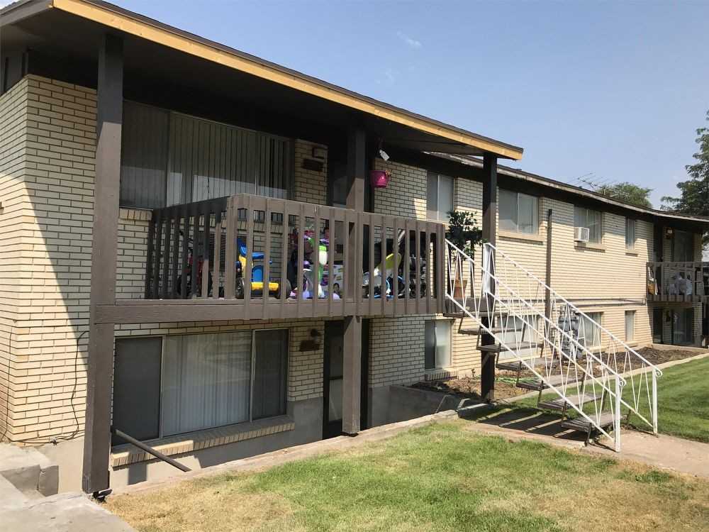 4881 S 450 W - Photo 2 of 9