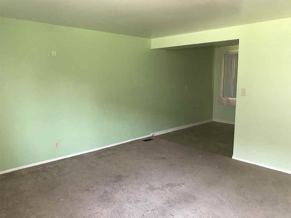 4881 S 450 W - Photo 3 of 9