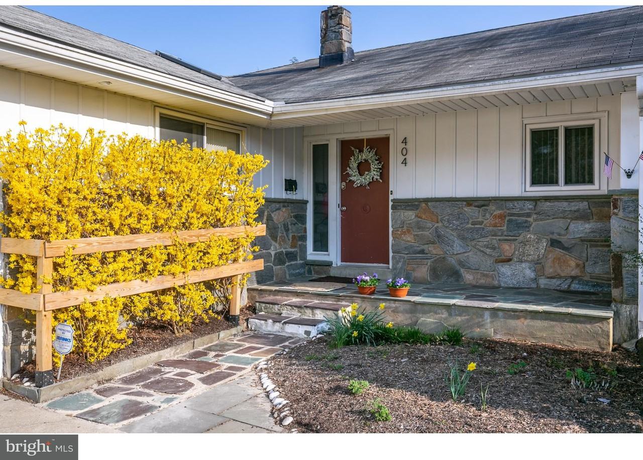 404 Kenwood Dr - Photo 2 of 25