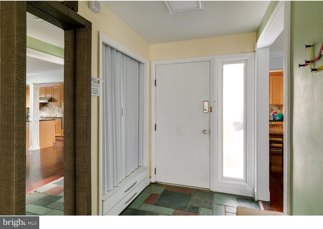 404 Kenwood Dr - Photo 3 of 25