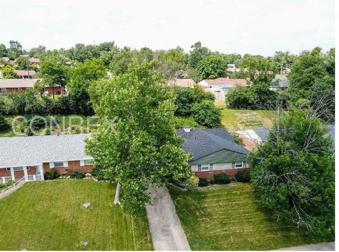 1020 Terrytown Ct - Photo 3 of 25
