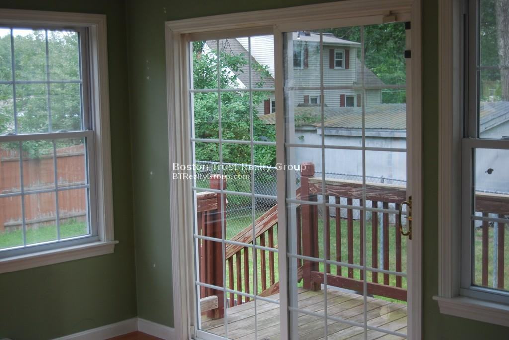 117 Newbury St - Photo 3 of 10