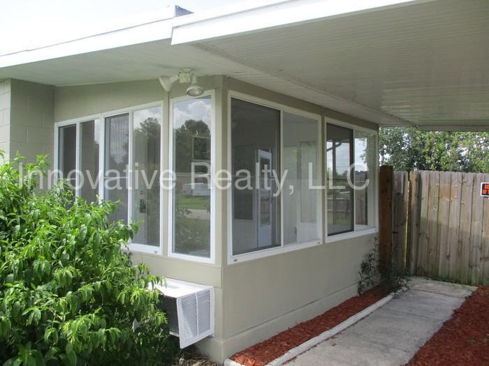 989 Shorecrest Ave - Photo 3 of 20