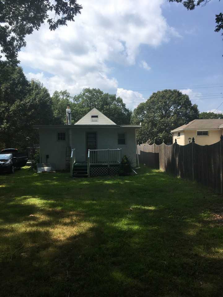 427 7th Street - Photo 2 of 15