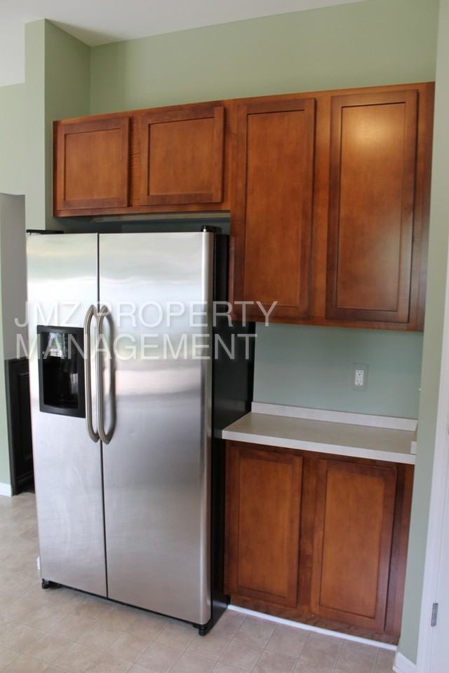 2761 Eastern Ave - Photo 3 of 16