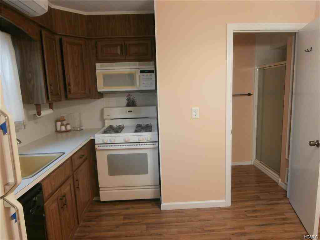 46 W Orangeburg Rd - Photo 3 of 9