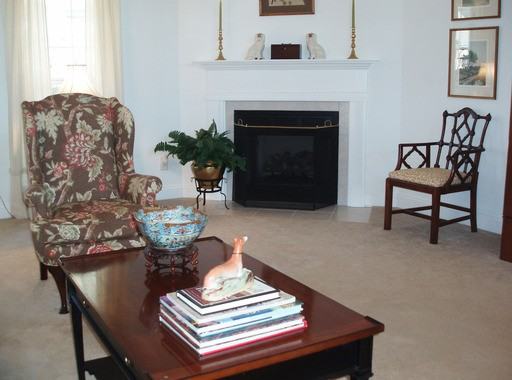 217 Lancaster Ln - Photo 3 of 9