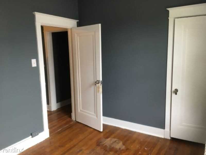 3151 Ewart Dr - Photo 3 of 15