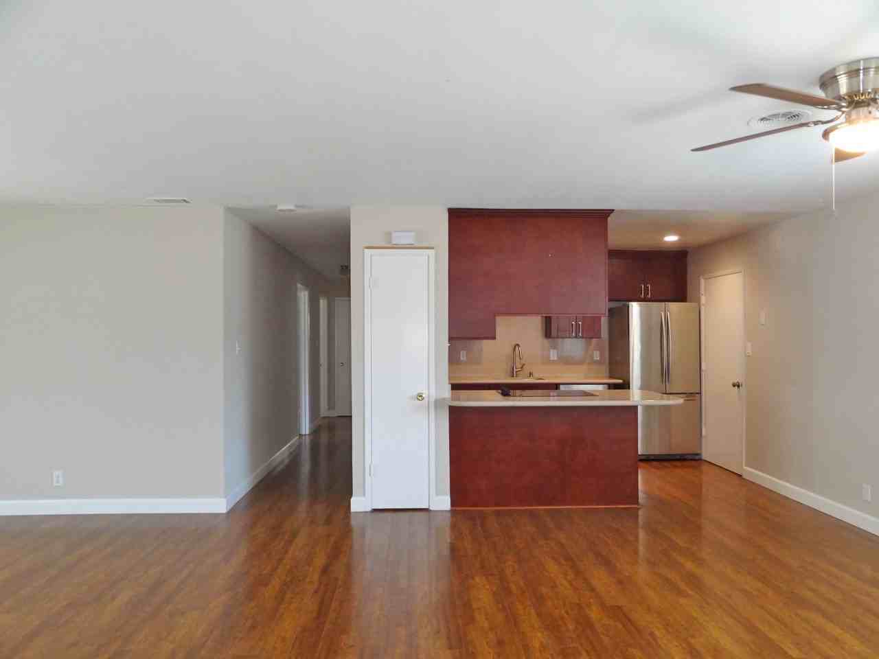 1035 Zarick Dr - Photo 3 of 18